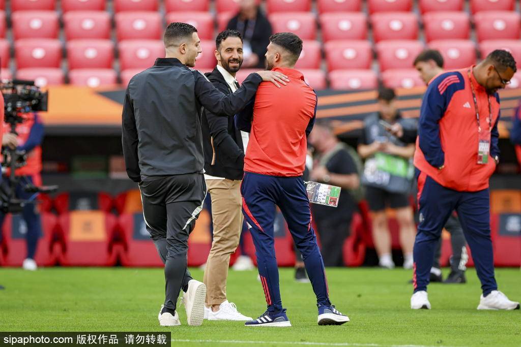 【爆】欧联VIP名单震撼出炉！8大格雷泽+金球先生，曼联热刺谁主沉浮？